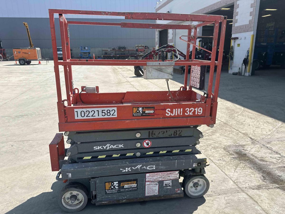 2017 Skyjack SJ3219