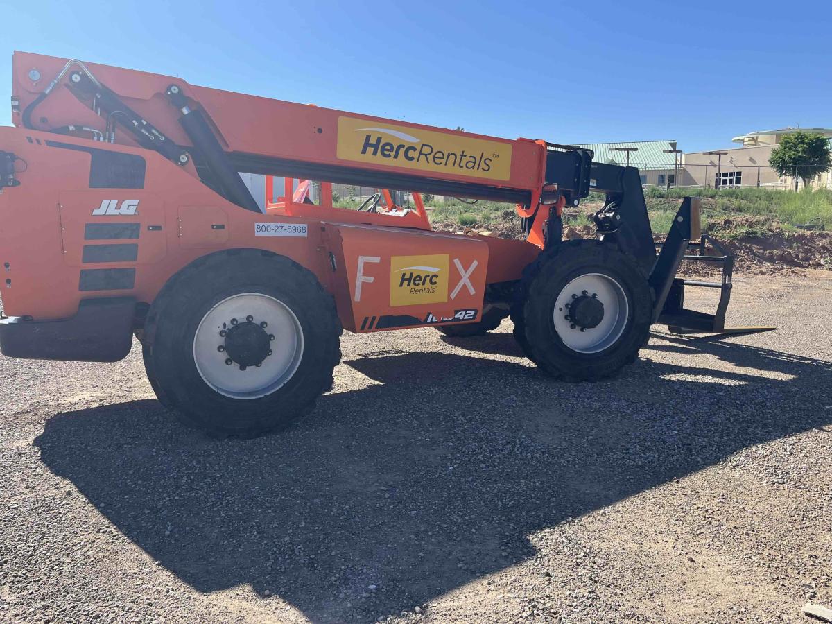 2020 SkyTrak 10042