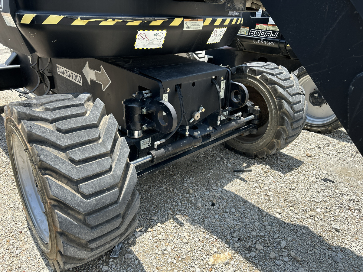 2021 JLG 800AJ-6