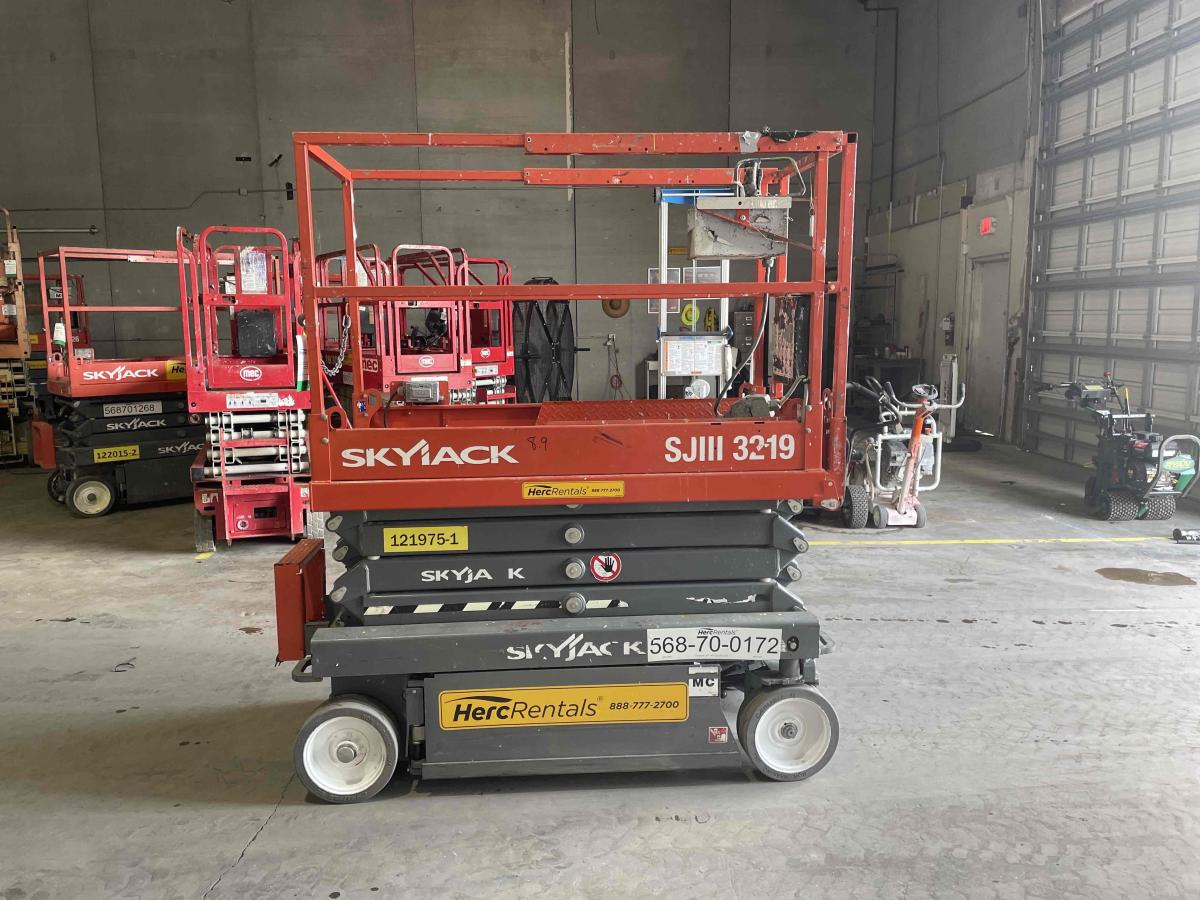 2017 Skyjack SJ3219
