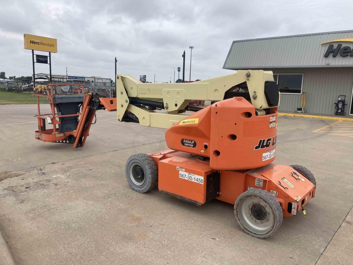 2016 JLG E400AJPN