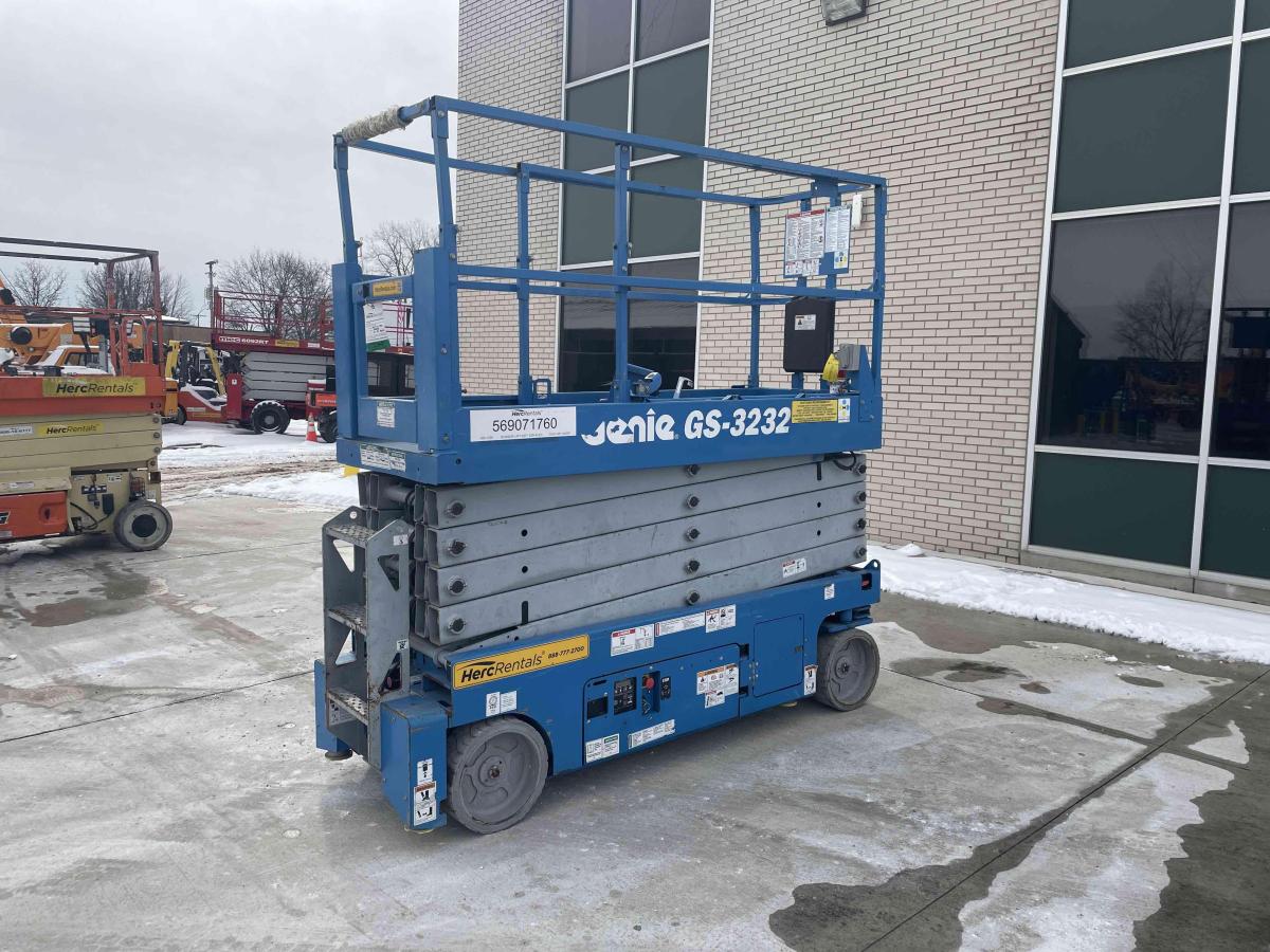 2016 Genie GS-3232