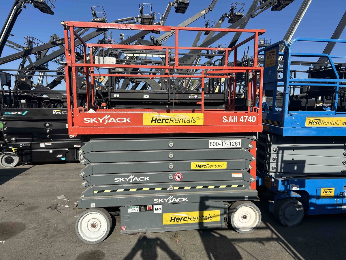 2017 Skyjack SJ4740-1