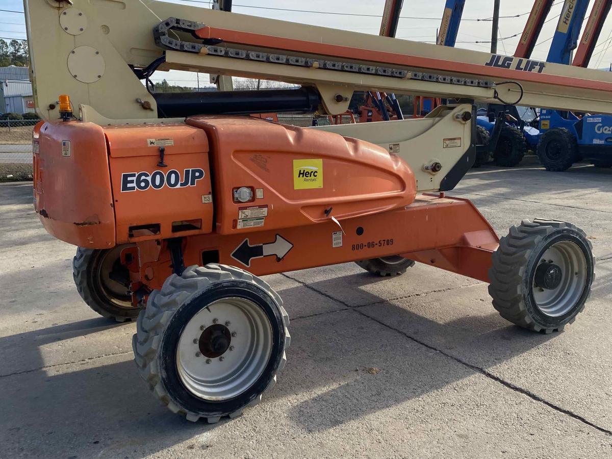 2015 JLG E600JP