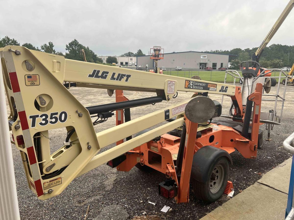 2017 JLG T350-4
