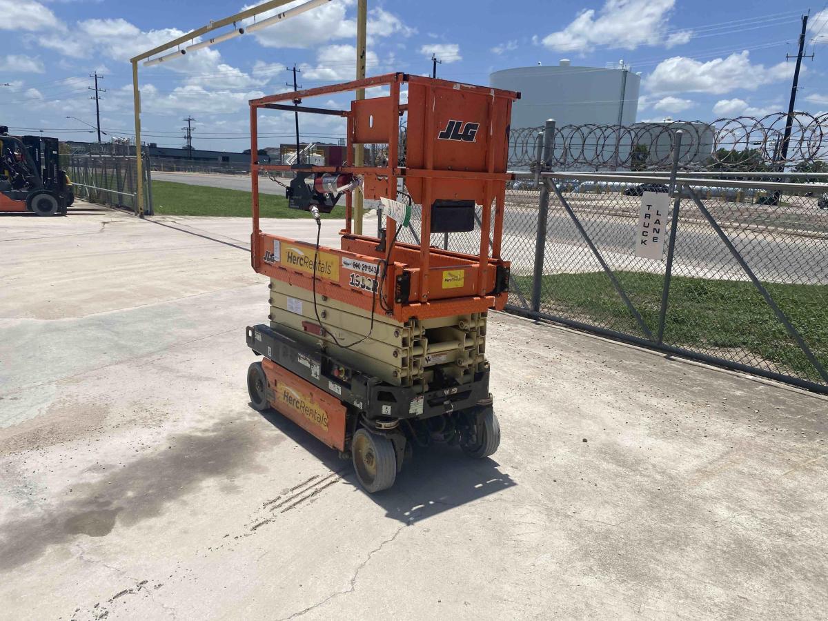 2018 JLG 1932R-8