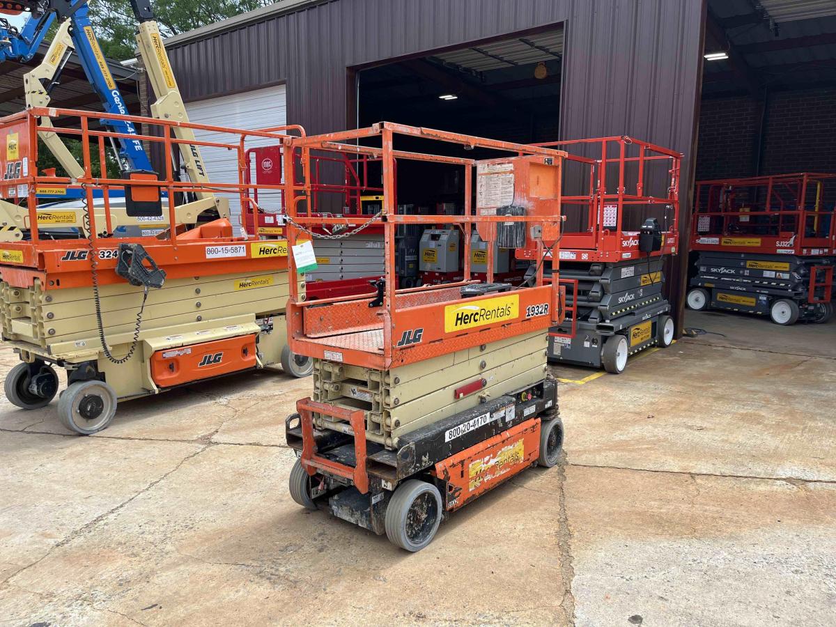 2018 JLG 1932R