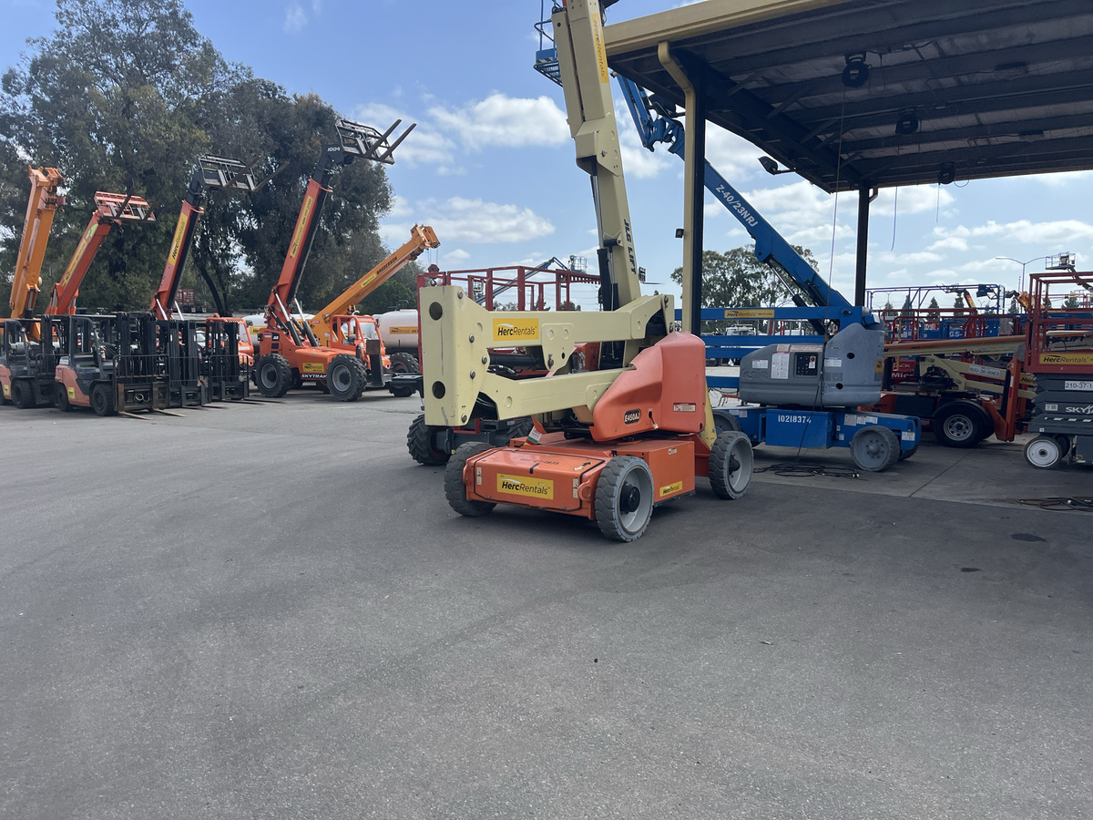 2018 JLG E450AJ