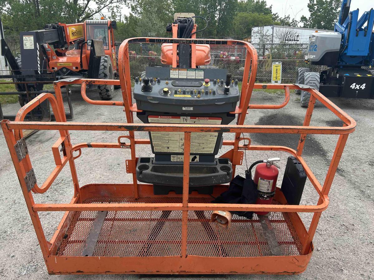 2016 JLG M600JP-5