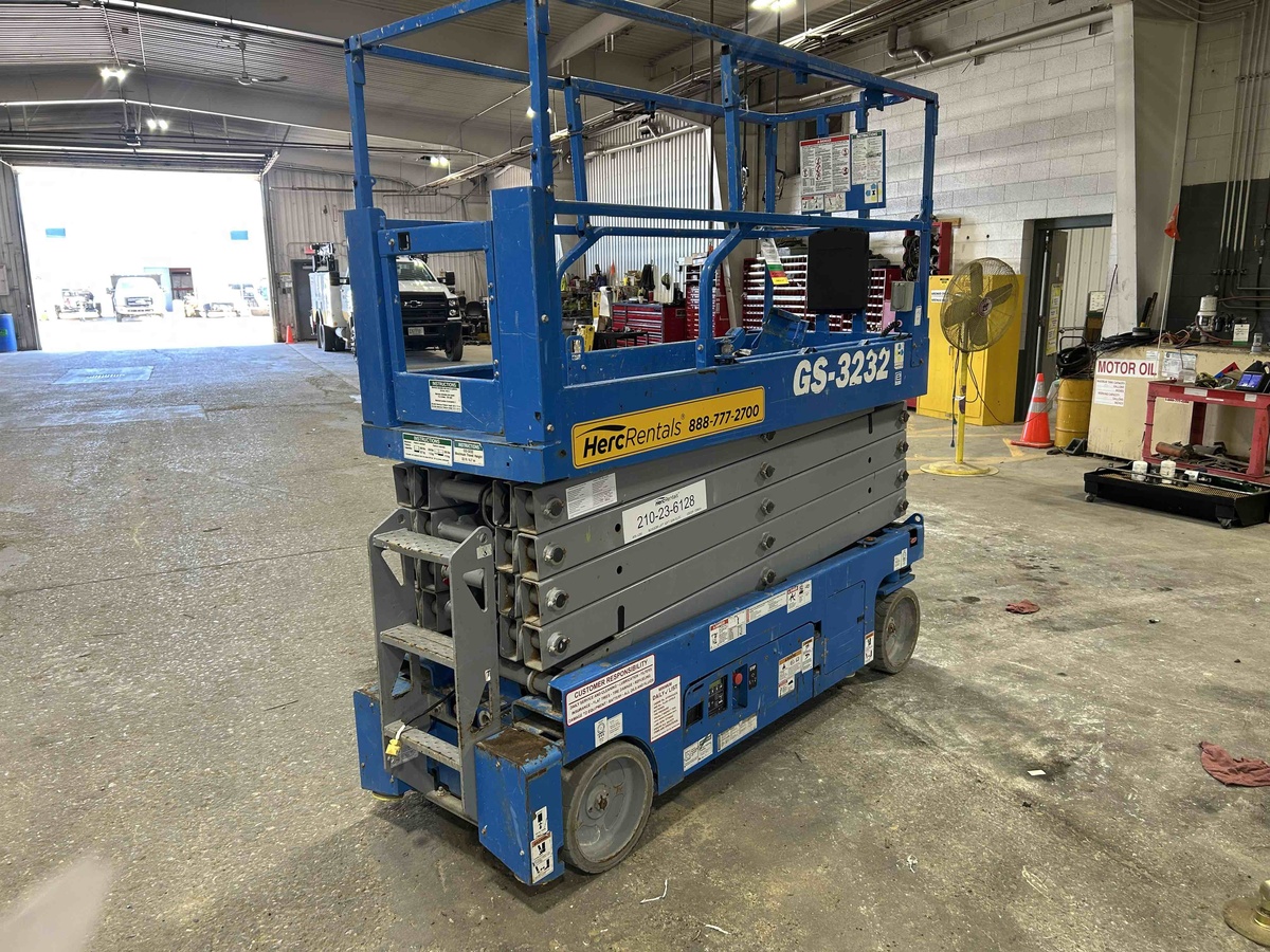 2018 Genie GS-3232-1