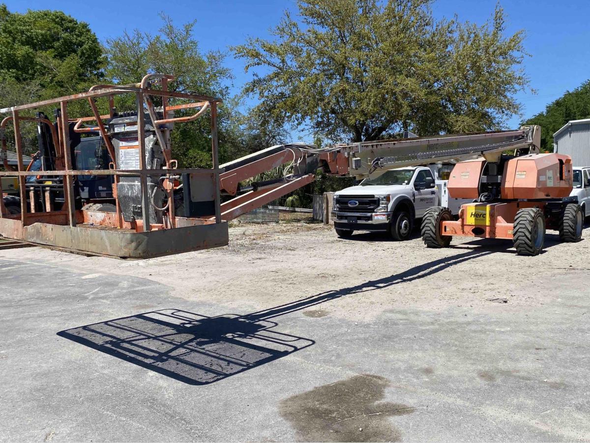 2017 JLG 860SJ