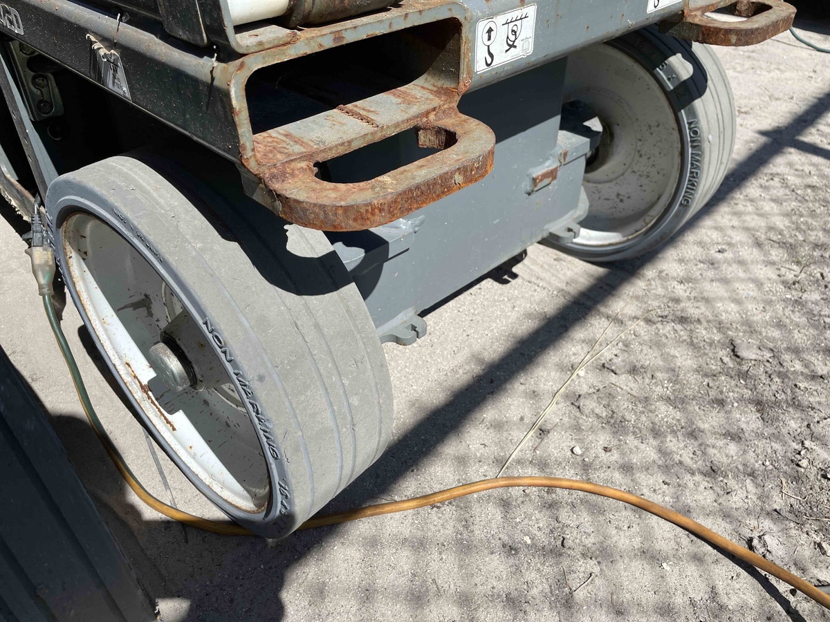 2022 Skyjack SJ3226-4