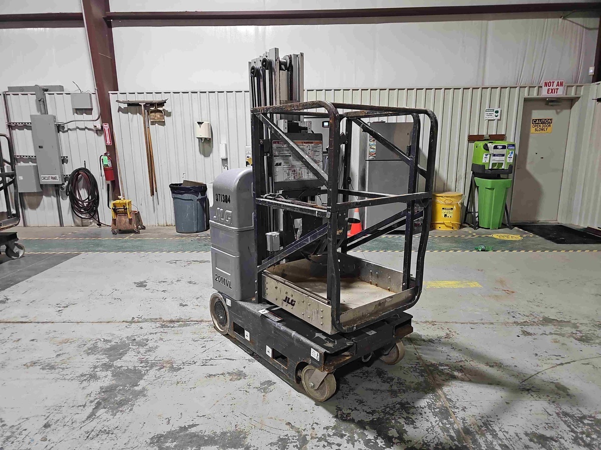 2017 JLG 20MVL-2