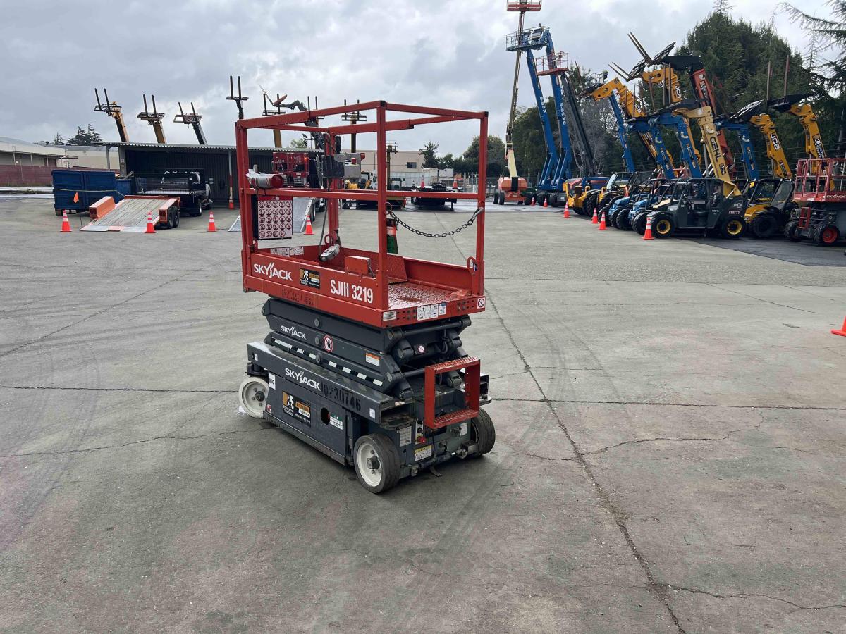 2017 Skyjack SJ3219