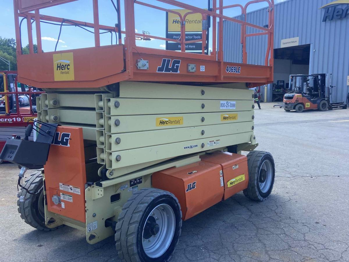 2019 JLG 4069LE