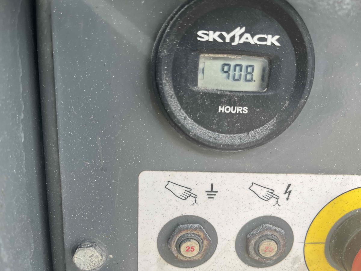 2018 Skyjack SJ-6826RT-5