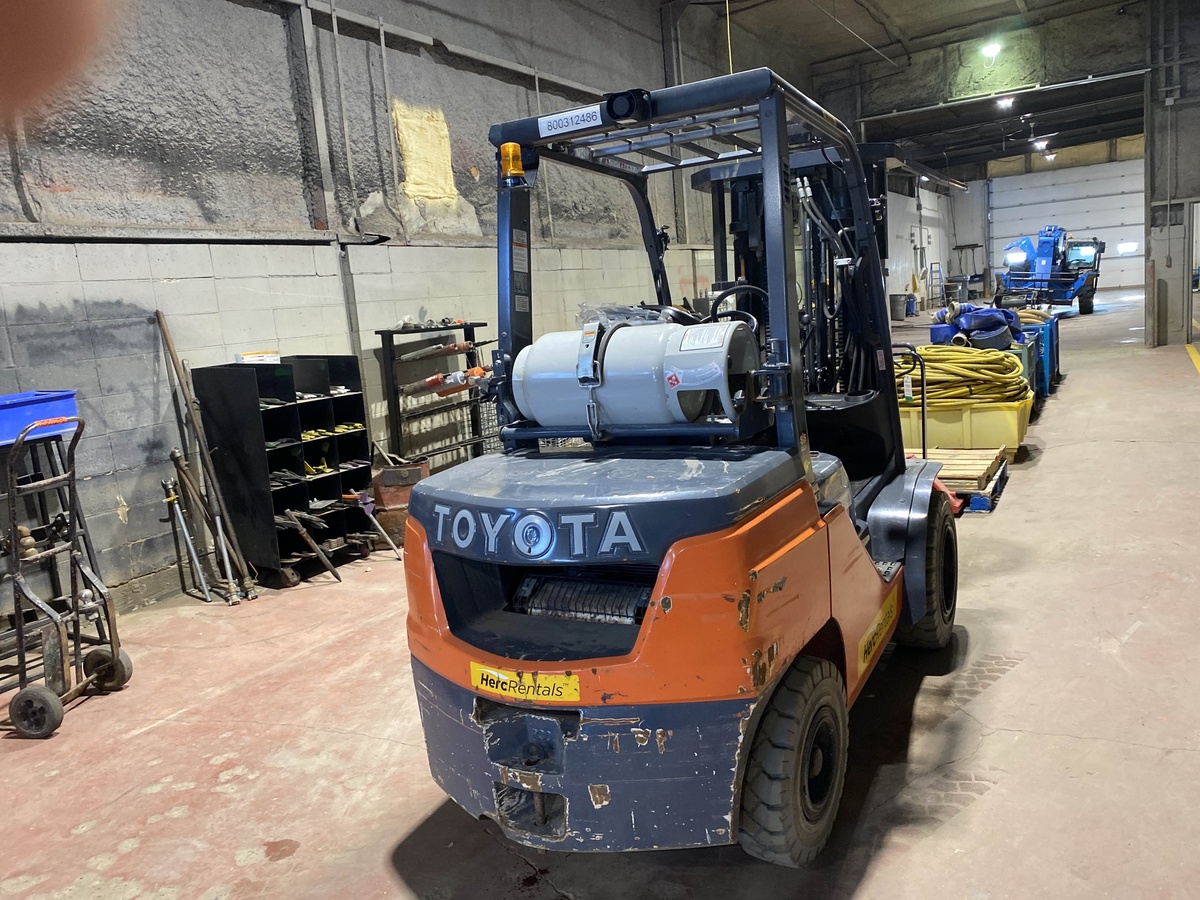 2021 Toyota 8FGU30-5