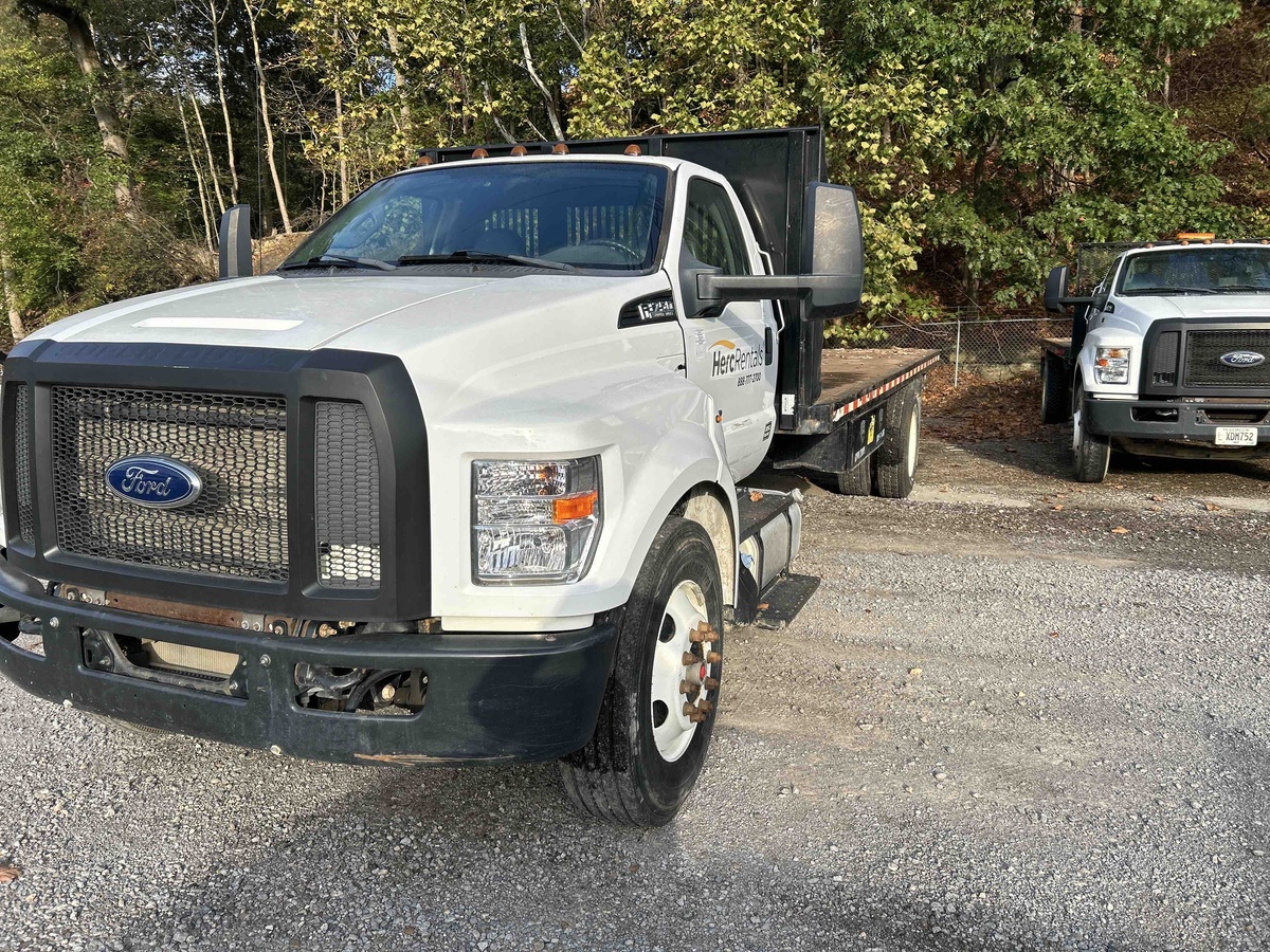 2017 Ford F750-3