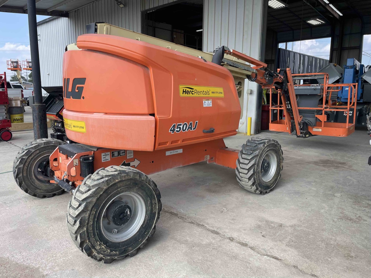 2017 JLG 450AJ-4