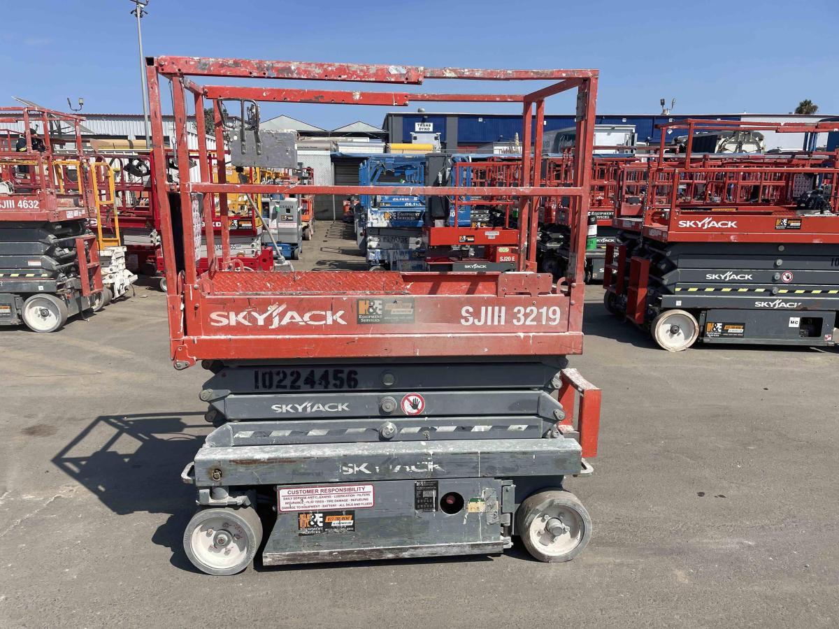 2017 Skyjack SJ3219