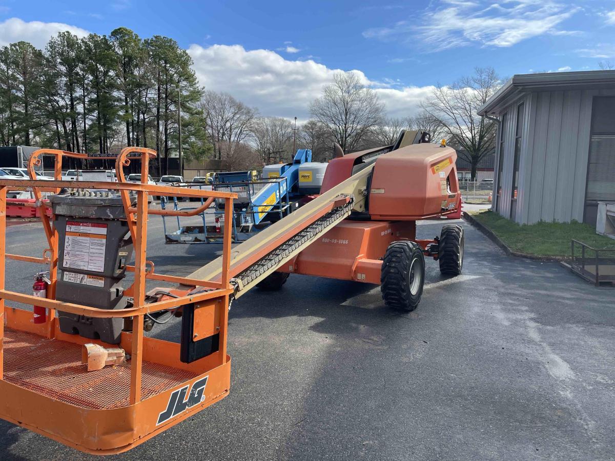 2016 JLG 400S