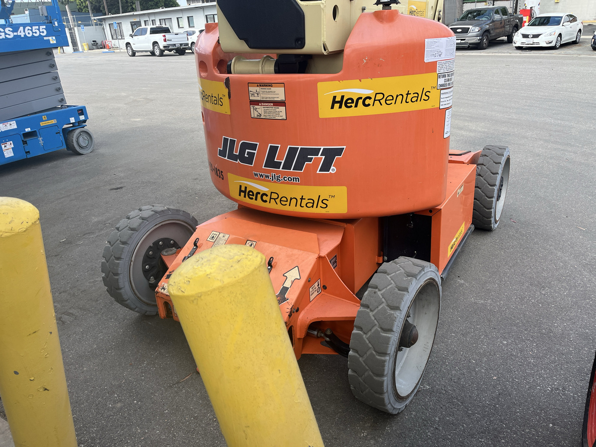2018 JLG E450AJ-4