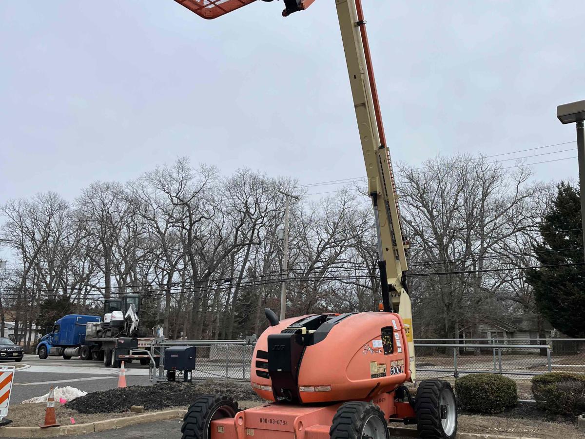 2014 JLG 600AJ
