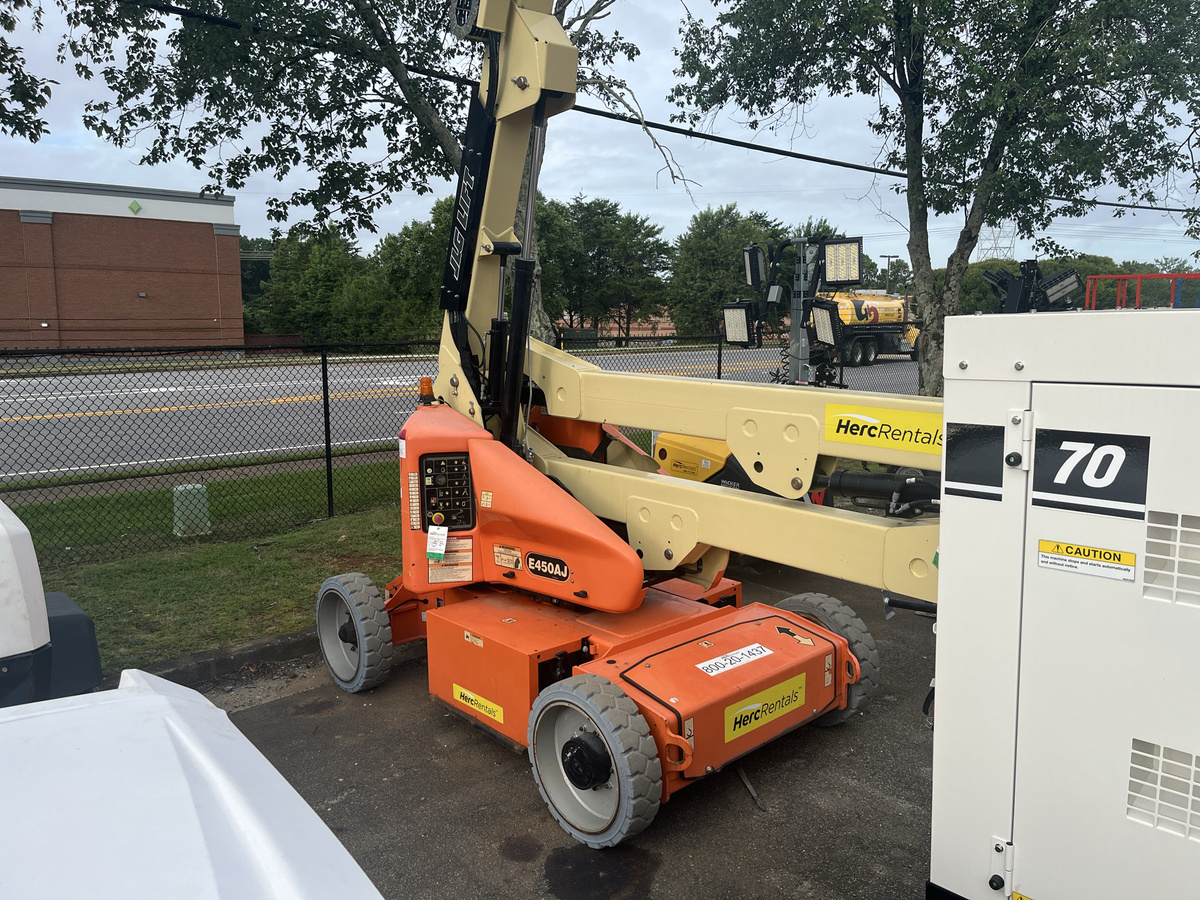 2018 JLG E450AJ-5