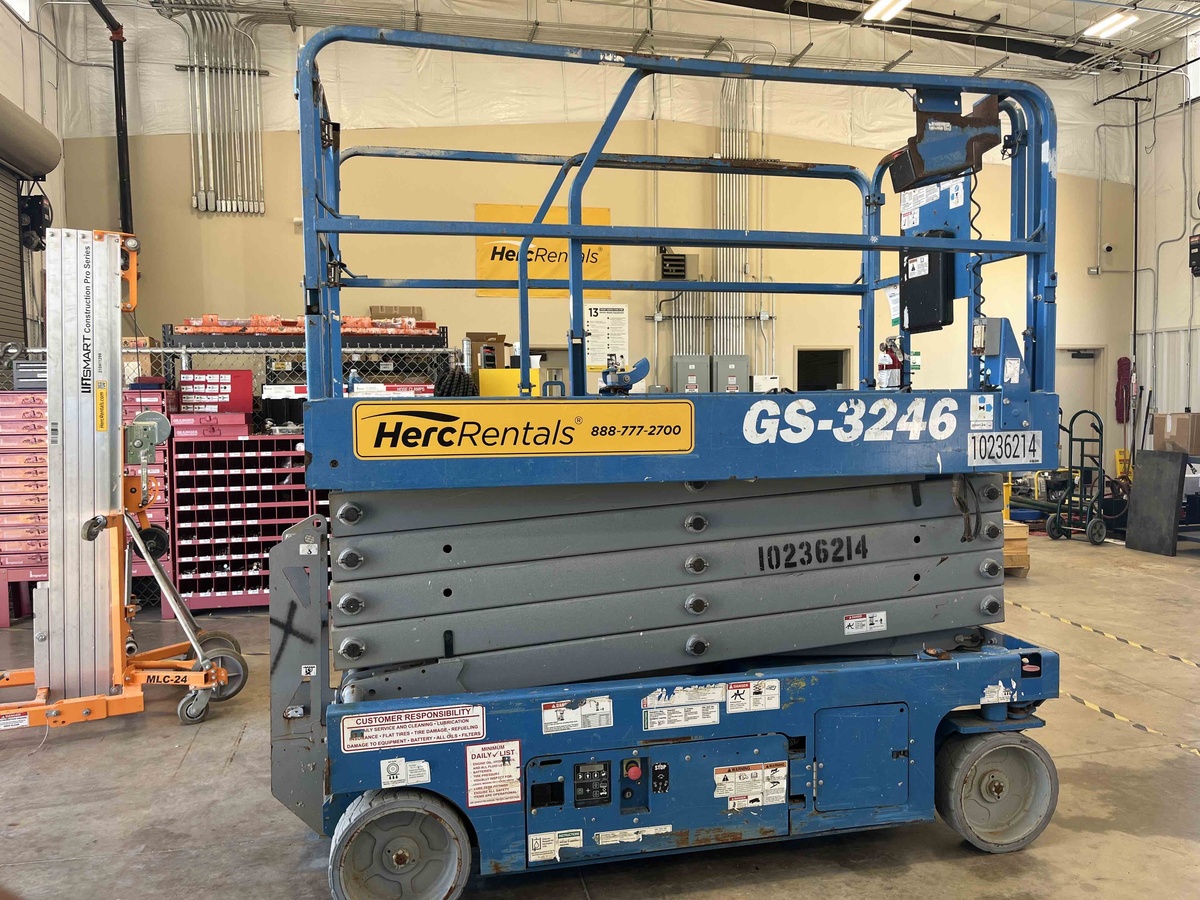 2018 Genie GS-3246