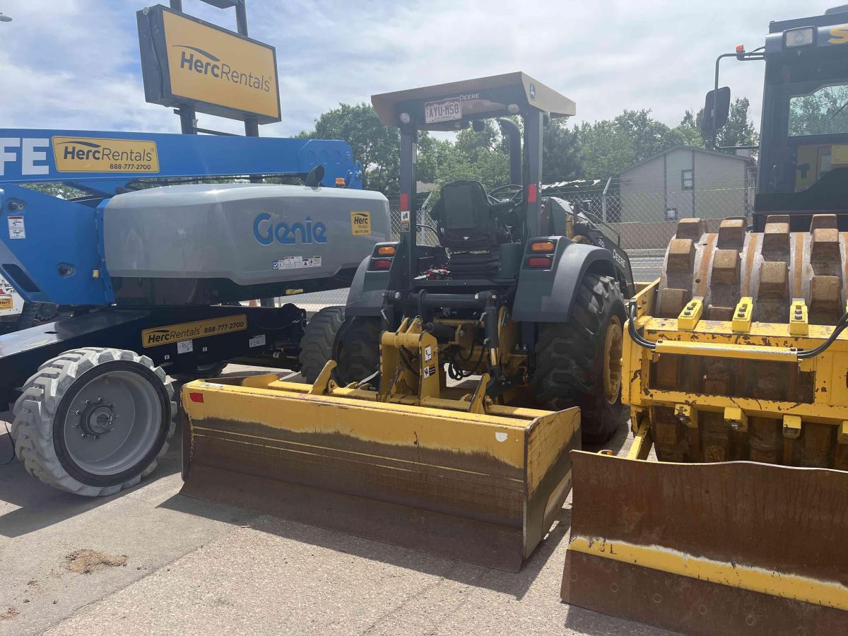 2015 John Deere 210L