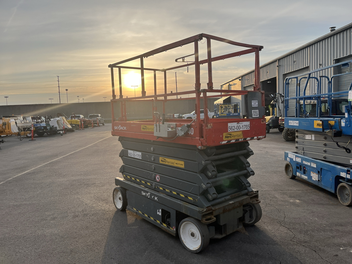 2019 Skyjack SJ4740
