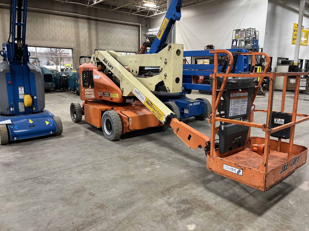 2016 JLG E400AN-2