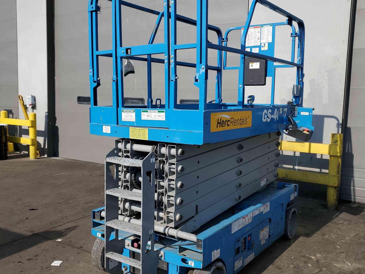 2016 Genie GS-4047