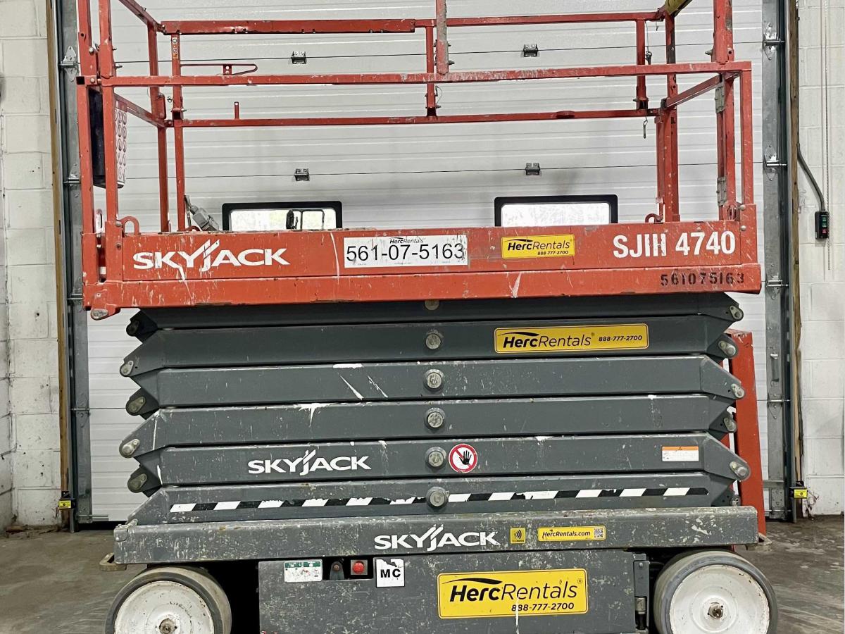 2017 Skyjack SJ4740