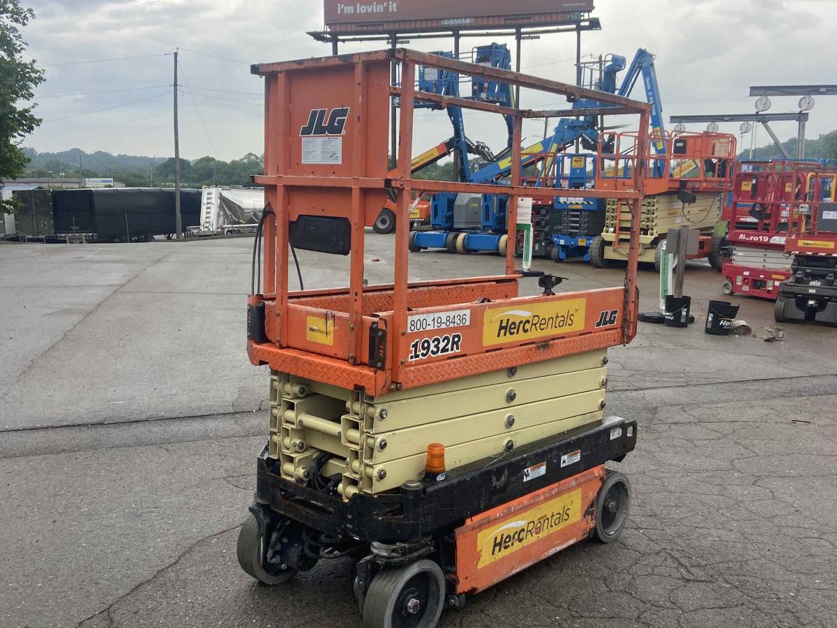 2018 JLG 1932R