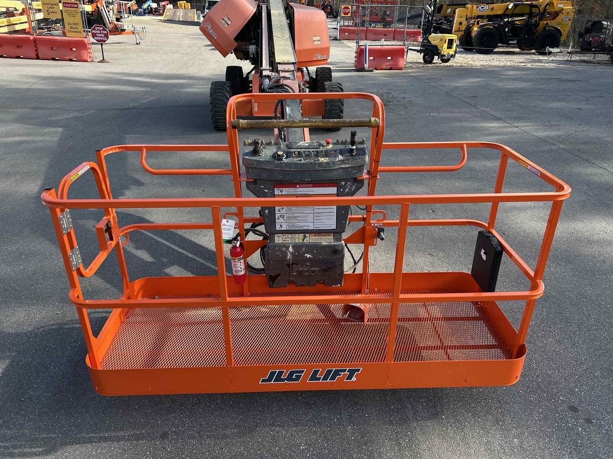 2018 JLG 660SJ-5