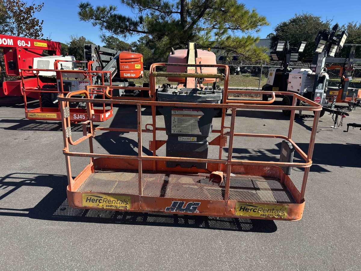 2018 JLG 460SJ-7