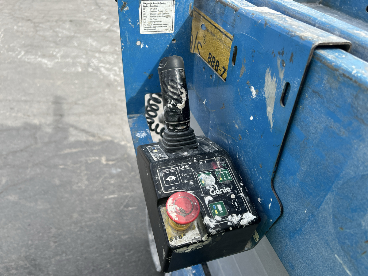 2018 Genie GS-3232-9