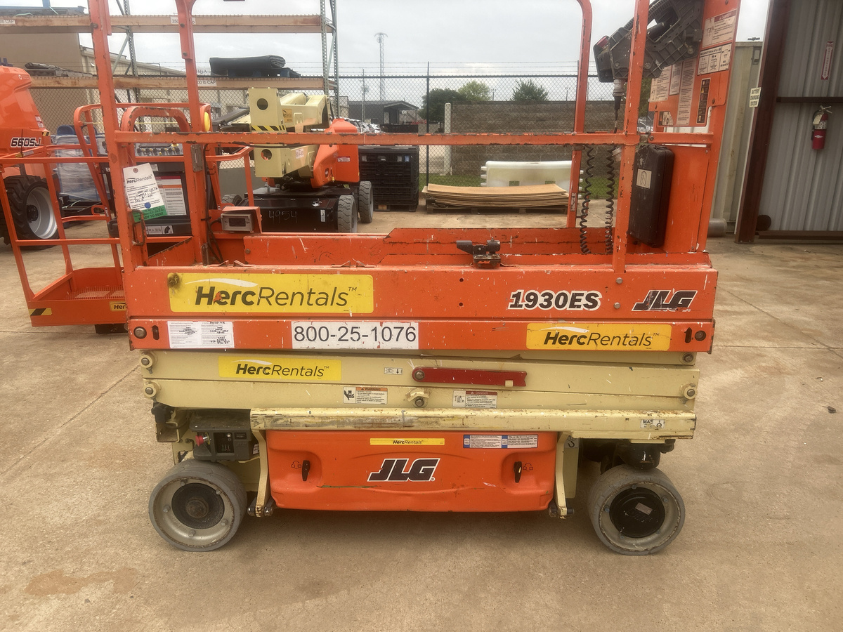 2019 JLG 1930ES