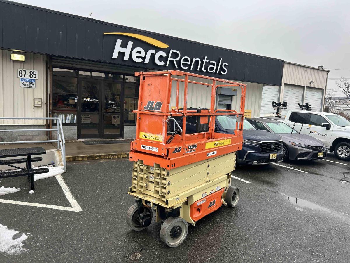 2016 JLG 2632ES