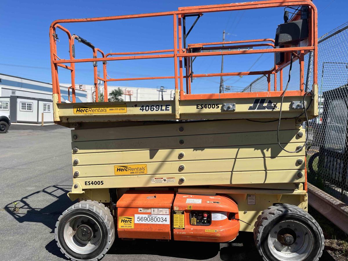 2012 JLG 4069LE