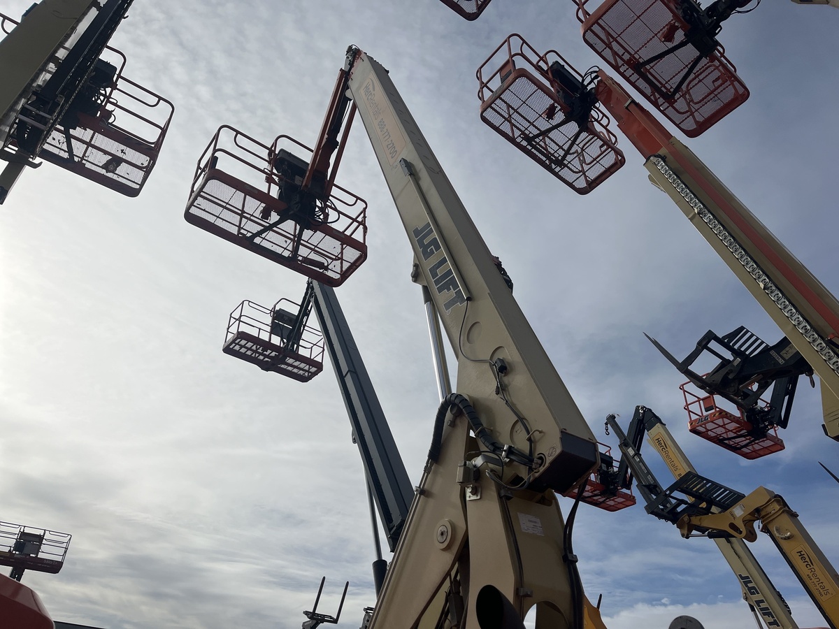2018 JLG 660SJ-6