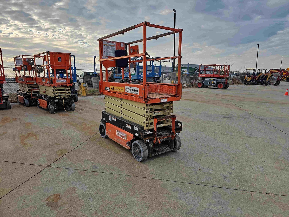 2018 JLG 1932R-4