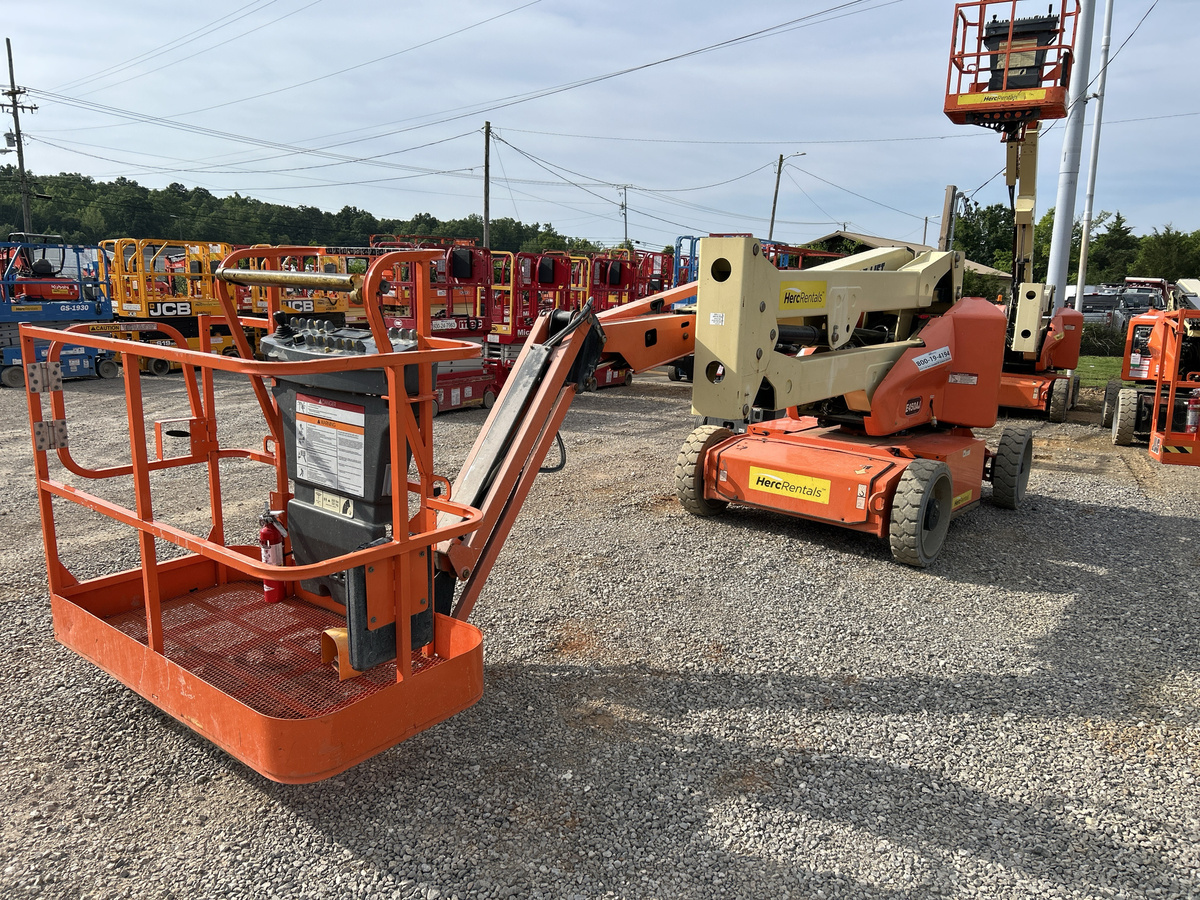 2018 JLG E450AJ