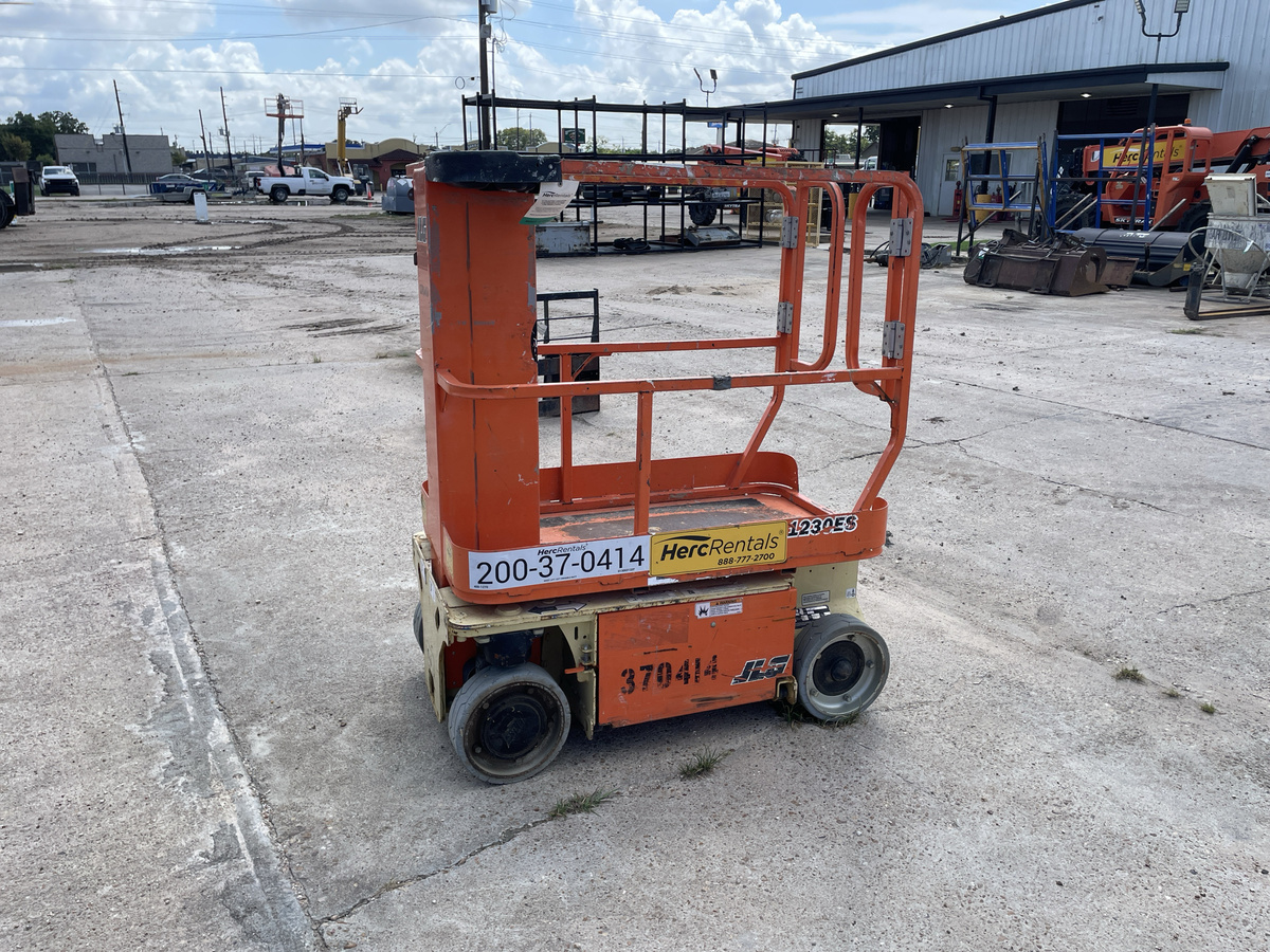 2017 JLG 1230ES-3