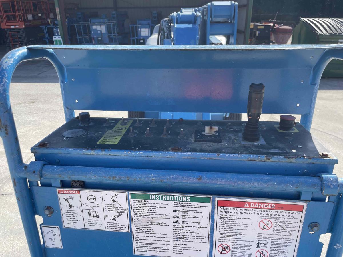 2012 Genie Z-45/25