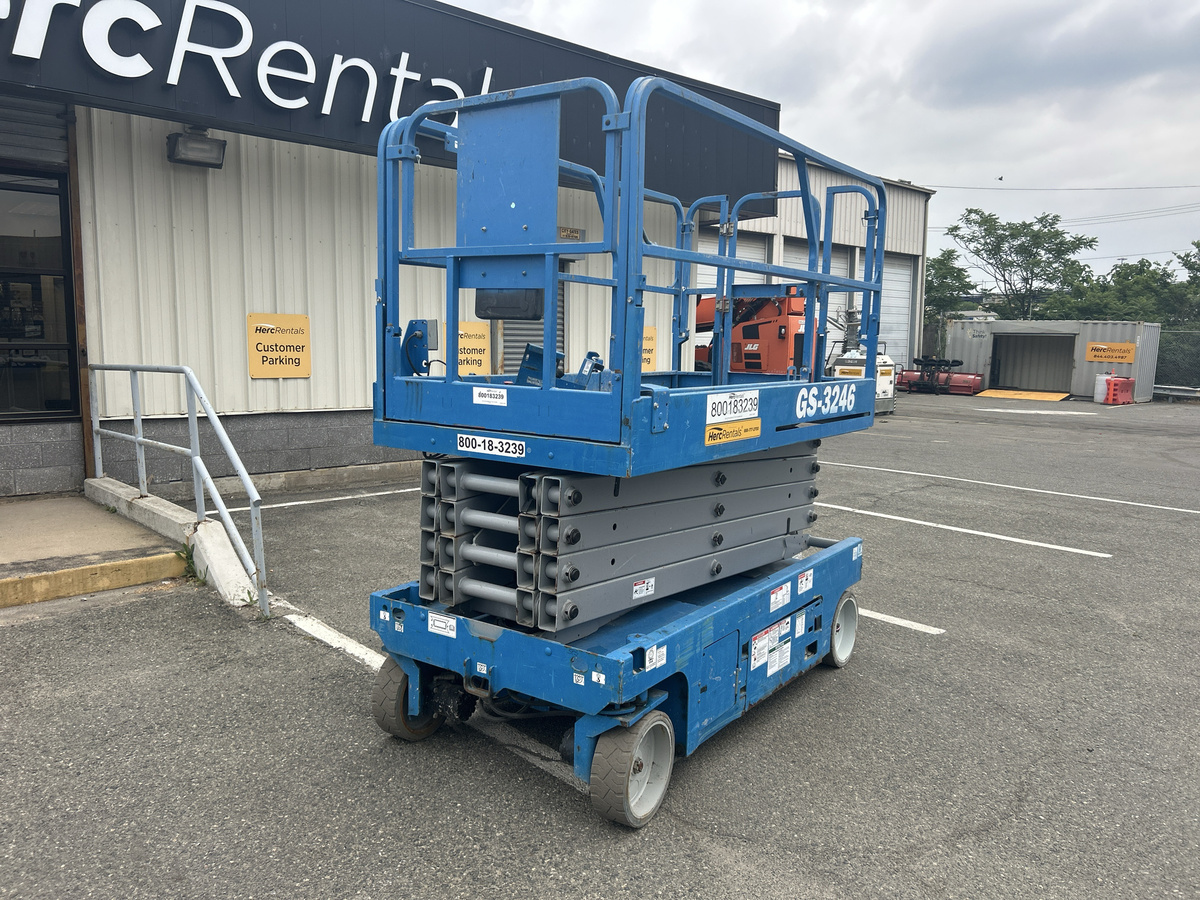 2017 Genie GS-3246-5