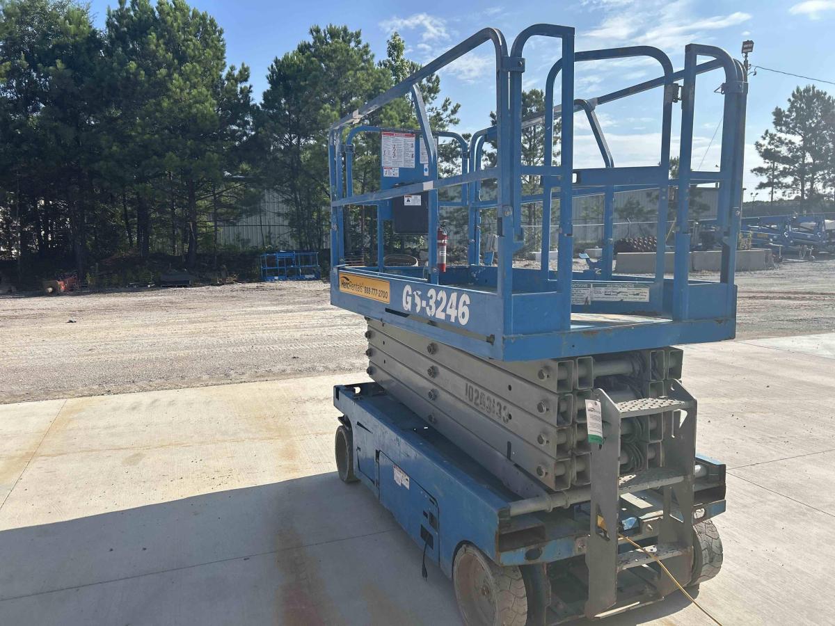 2016 Genie GS-3246-8
