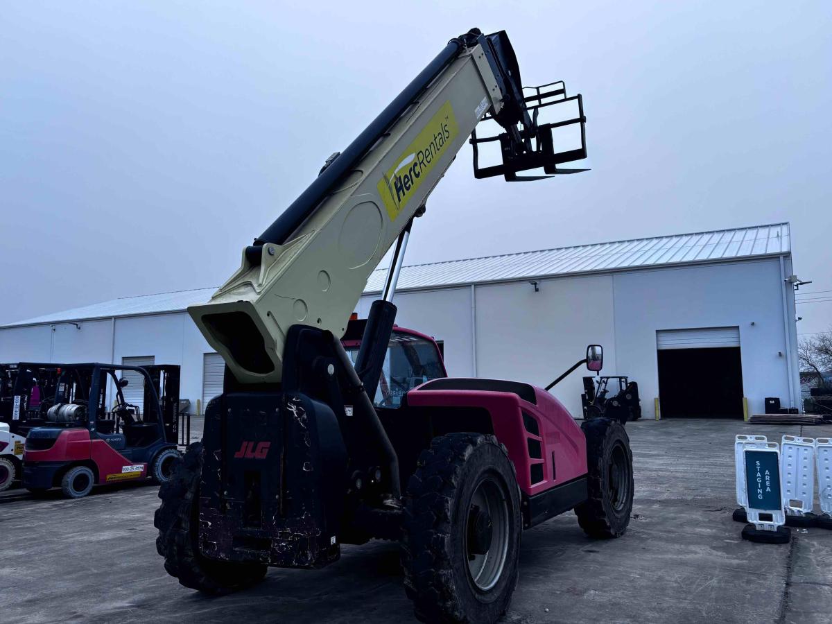 2018 JLG 1255