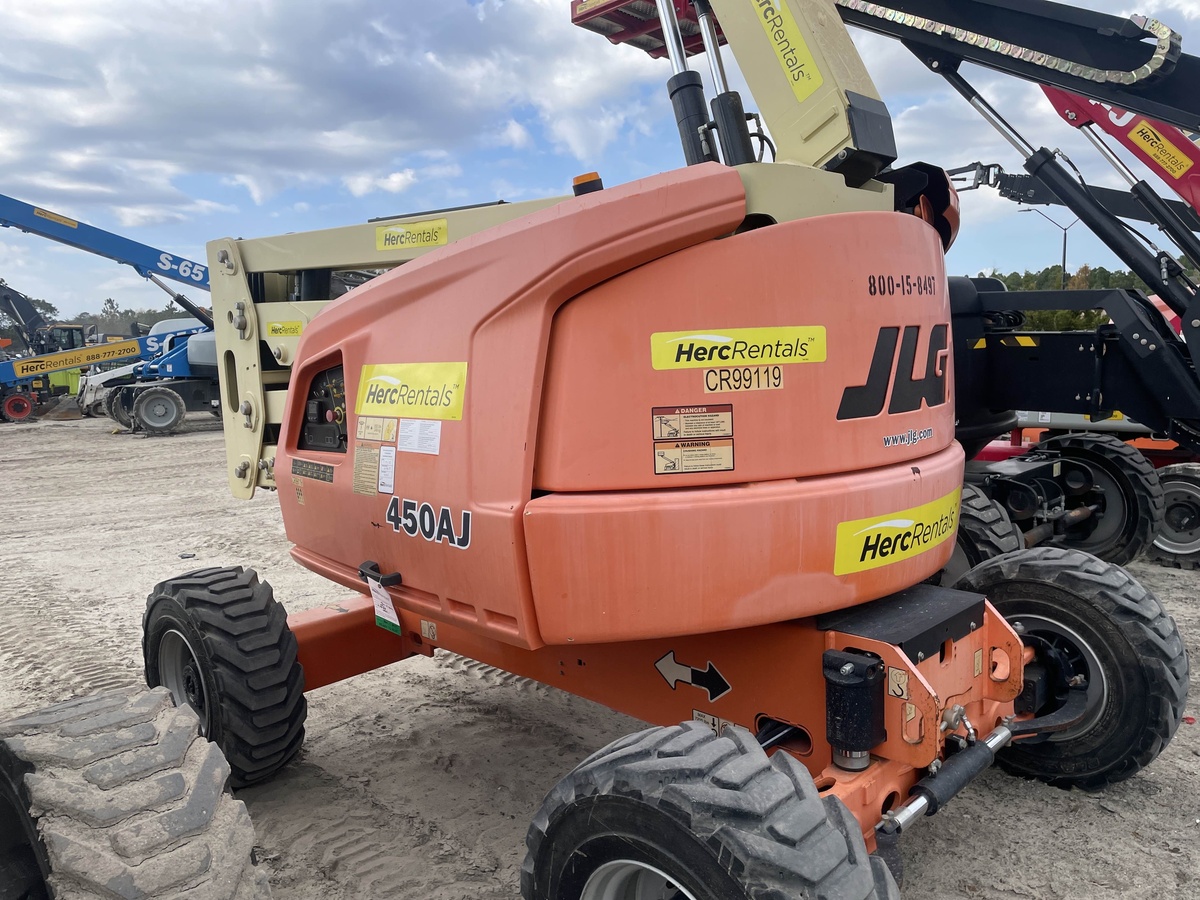 2017 JLG 450AJ-4